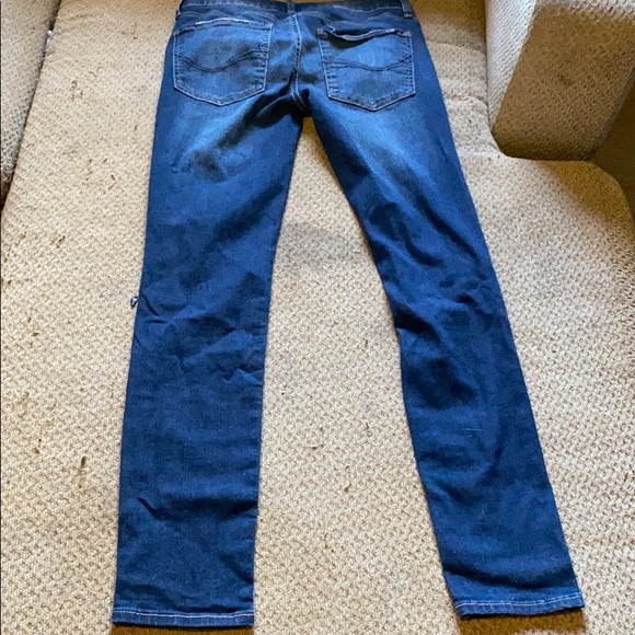 Distressed skinny jeans - Picture 5 of 7